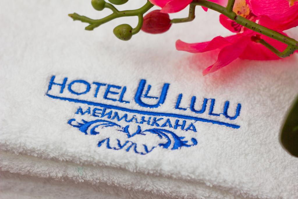 Hotel Lulu Bishkek Esterno foto