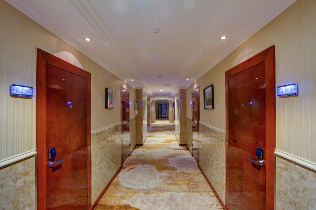 Hotel Lulu Bishkek Esterno foto