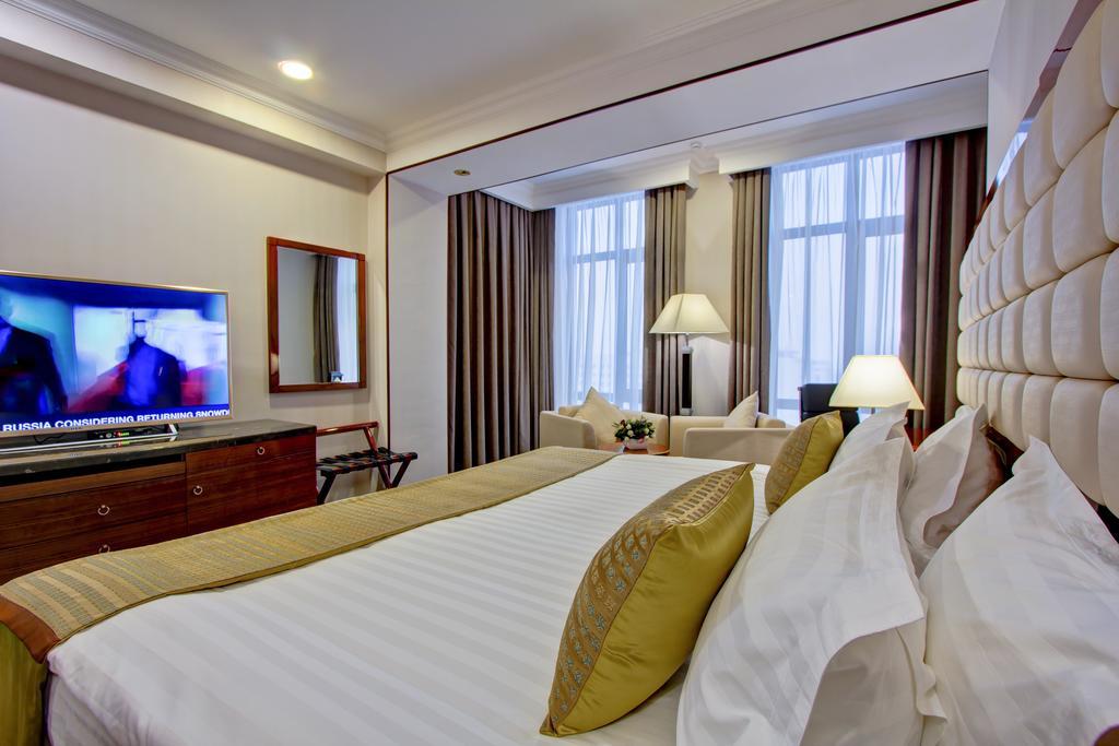 Hotel Lulu Bishkek Esterno foto