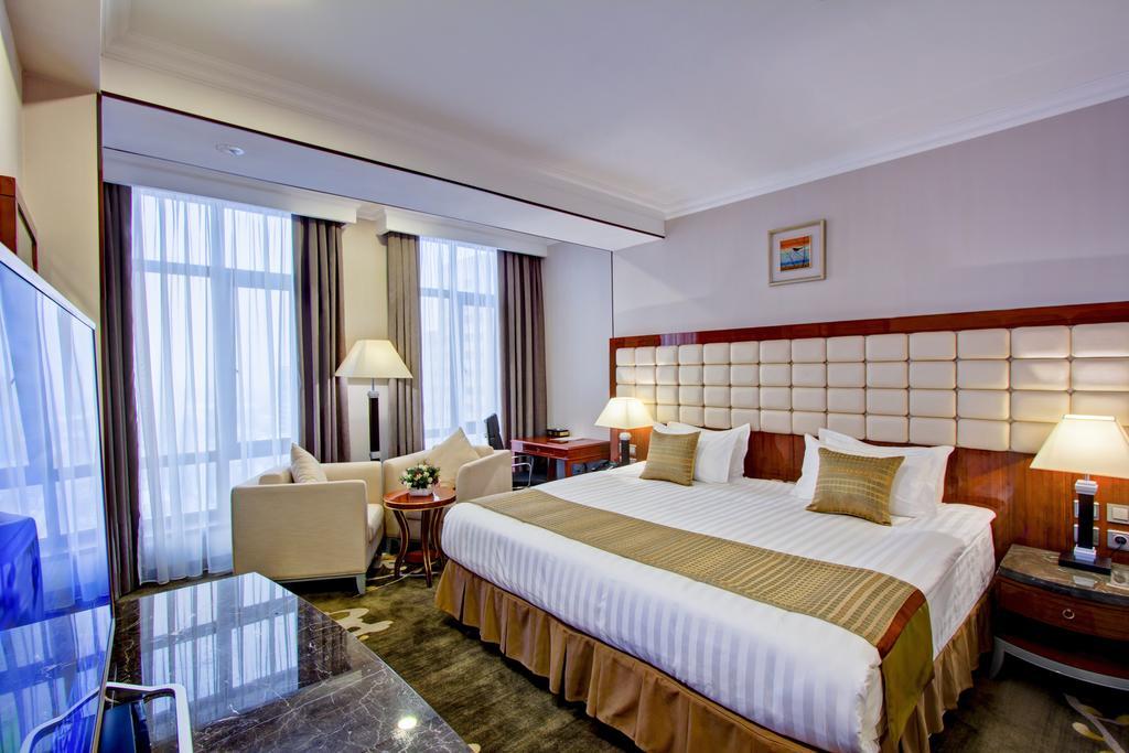 Hotel Lulu Bishkek Esterno foto