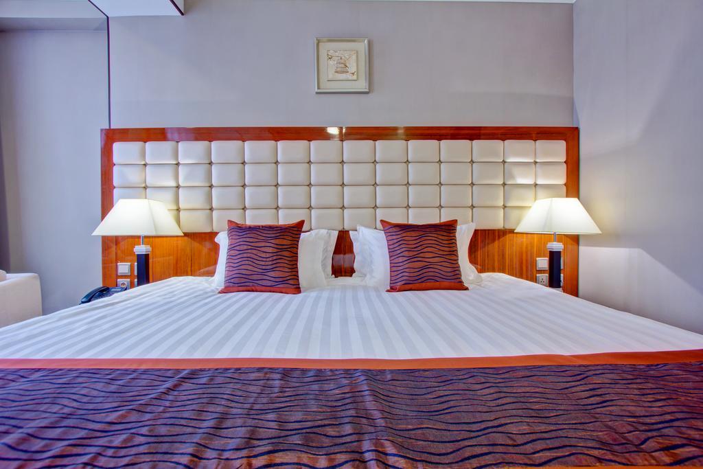 Hotel Lulu Bishkek Esterno foto