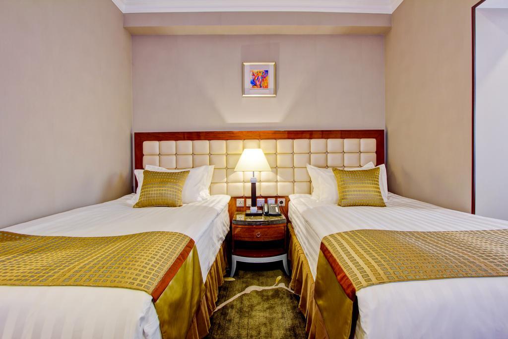 Hotel Lulu Bishkek Esterno foto